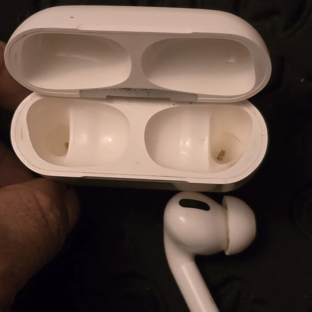 Apple Wireless Earbuds with Charging Case - White